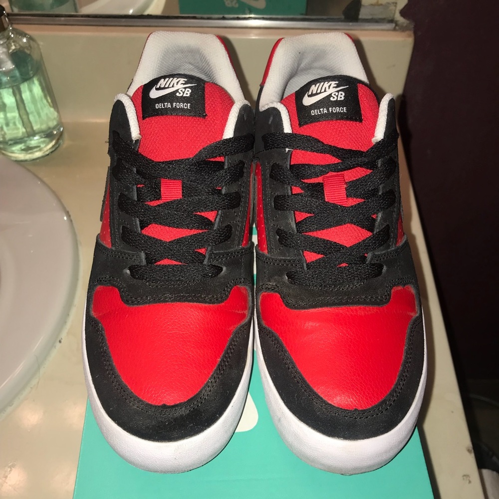 Red Nike